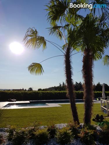 Appartement avec piscine. Idéal pour deux personnes!