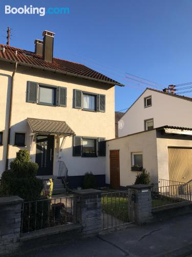 Appartement pour 5 ou plus à Bad Urach. Terrasse et Internet!