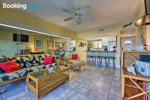 Apartamento con piscina en zona inmejorable de Jacksonville Beach.