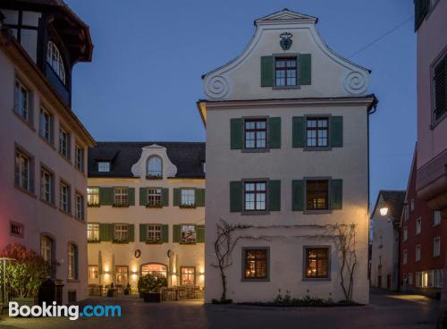 Wohnung mit Terrasse und Internet. Mit Kinderbett