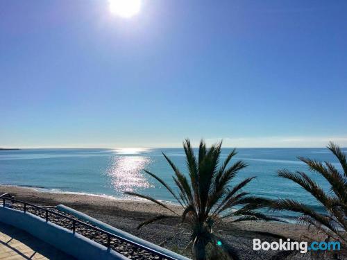 Playa del Aguila aan zijn voeten! Met terras!