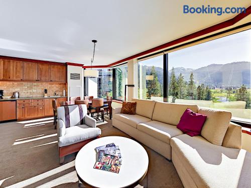 Spacious, amazing location. Enjoy your pool in Olympic Valley!