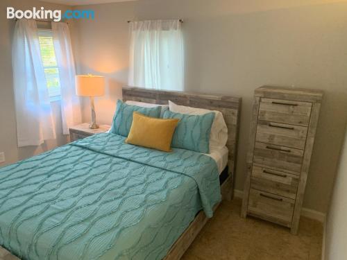 Apartamento con piscina en Jensen Beach.