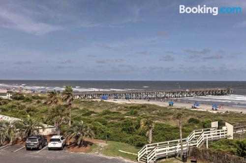 Aconchegante apartamento em Isle of Palms. Perto de tudo!.