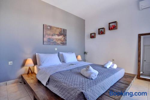 Confortável apartamento com 3 quartos. Terraço!.