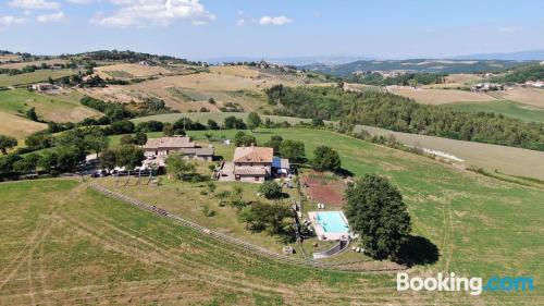 Appartement avec piscine. Chiens bienvenus.