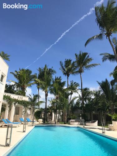 Appartamento con terrazza e Wifi. Diani Beach è in attesa!