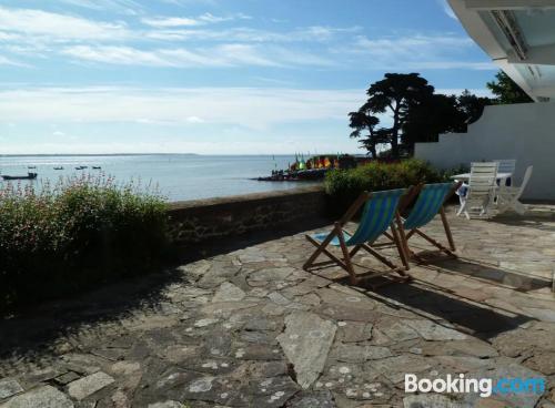 Sleep in Le Pouliguen with wifi and terrace.