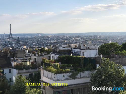 Terrace and internet home in Paris ideal for 6 or more