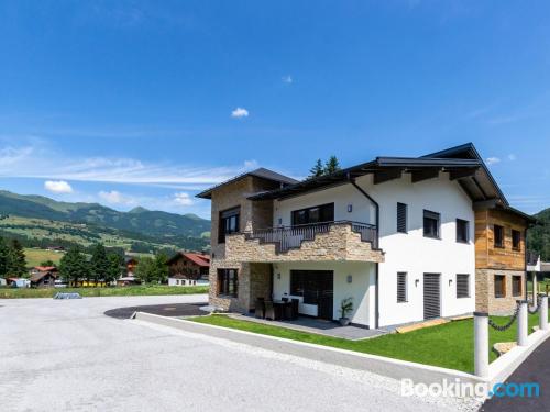 Appartement 114m2 in Hollersbach im Pinzgau, met internet