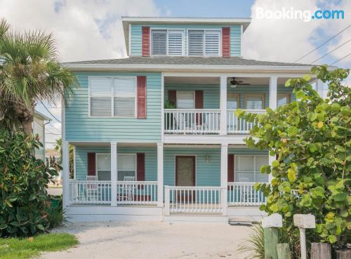 Apartamento con vistas y wifi en New Smyrna Beach. ¡Tres dormitorios!