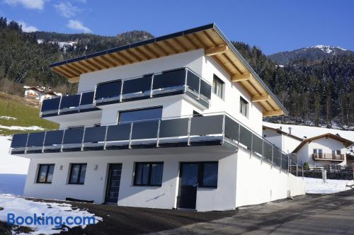 Apartamento de 71m2 em Ramsau im Zillertal. Perto de todas as atrações!