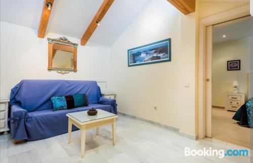 Apartamento de dos dormitórios em Marbella. Ar!