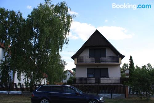 Appartement avec terrasse. Trois chambres!