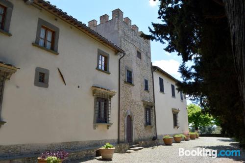 Apartamento de 2 dormitórios em Montespertoli. Terraço!