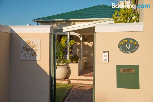 2 bedroom apartment in Fish Hoek with internet