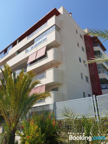 Apartamento com terraço em Arenales del Sol.