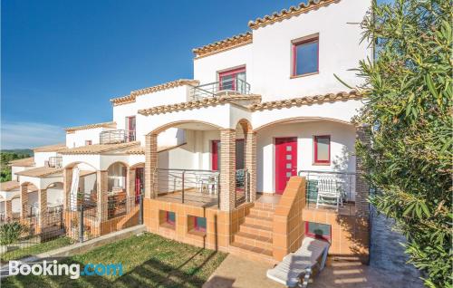 Apartamento con piscina. Perfecto para familias