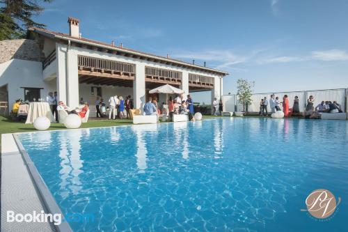 Appartement avec piscine. À Buttrio