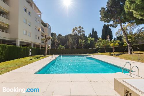 Apartamento con piscina y terraza