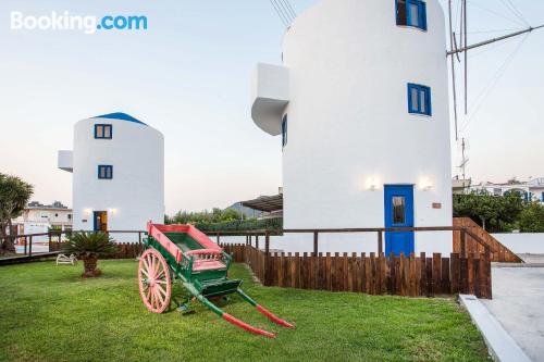 Ferienwohnung mit w-lan und Terrasse. Mit Kinderbett