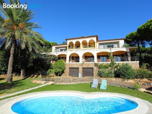 Pequeno apartamento, perfeito para famílias