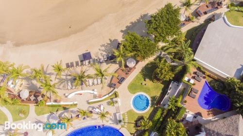 Apartamento con vistas y internet en Cruz de Huanacaxtle. ¡Piscina!