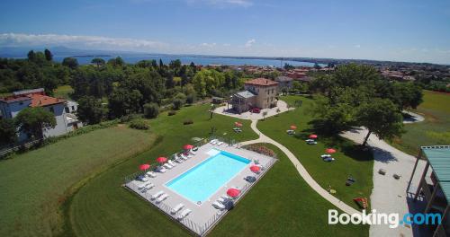 Estúdio em Desenzano Del Garda. Terraço e piscina