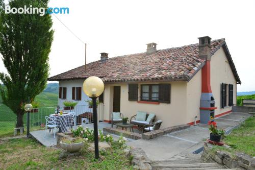 Ferienwohnung für gruppen in Canelli. Internet!.