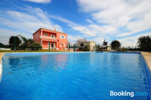 Enorme apartamento en Alcantarilha con piscina.