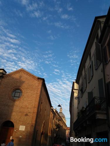 Apt mit Terrasse. In Mantova