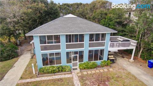 Huge place with 3 bedrooms in Isle of Palms.