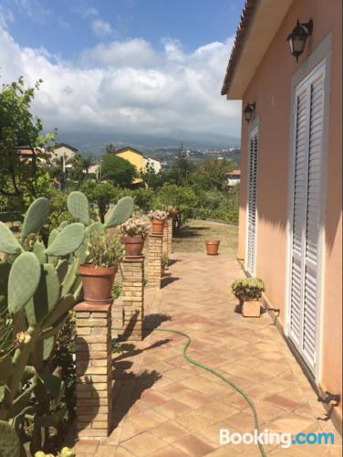 Spacieux appartement. Terrasse!.