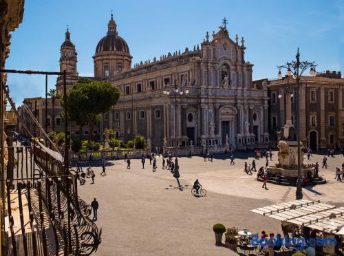 Wohnung mit Internet. In Catania