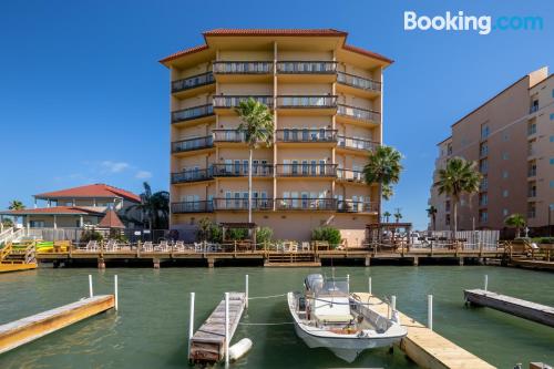 Appartement avec l'air concdetionné. À South Padre Island