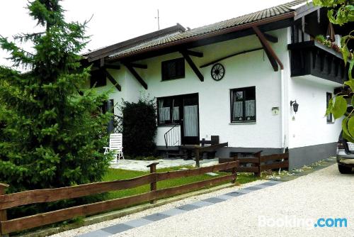  Ferienwohnung in Übersee. Mit Kinderbett