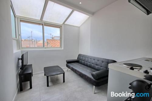 Apartamento para duas pessoas à Antibes. Ar!