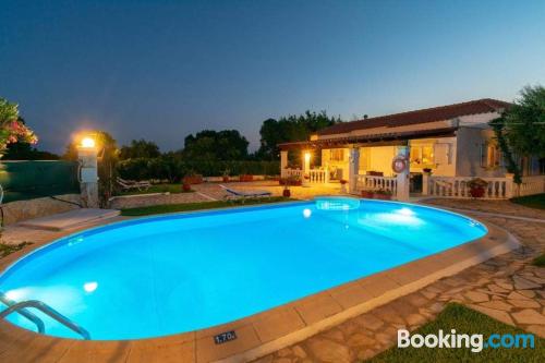 Appartement avec piscine et terrasse. Idéal!.