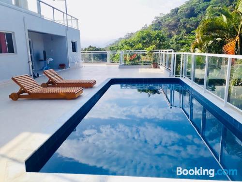 Animals allowed place in Ubatuba with terrace and internet