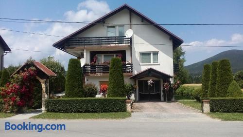 Wohnung für Familien in Mrkopalj. Balkon!