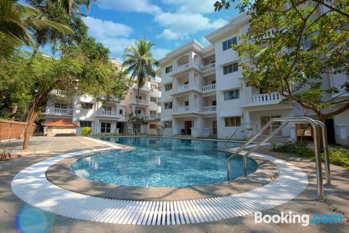 Prático apartamento. Terraço e piscina