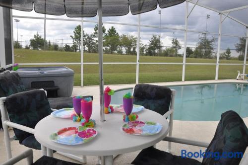 Apartamento con piscina en Kissimmee.