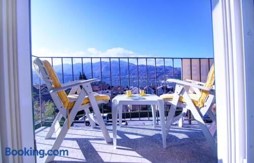 Apartamento de dos habitaciones en Orta San Giulio. Apto para mascotas