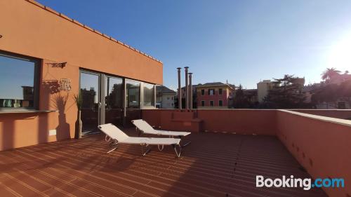 Appartamento con terrazza, a Genova.