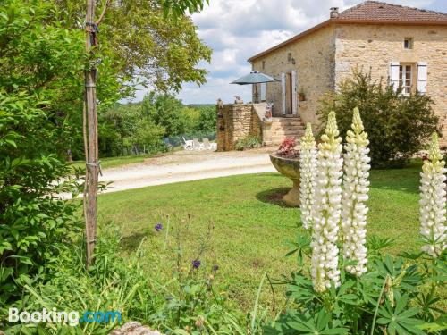 Experience in Montcabrier. Spacious!