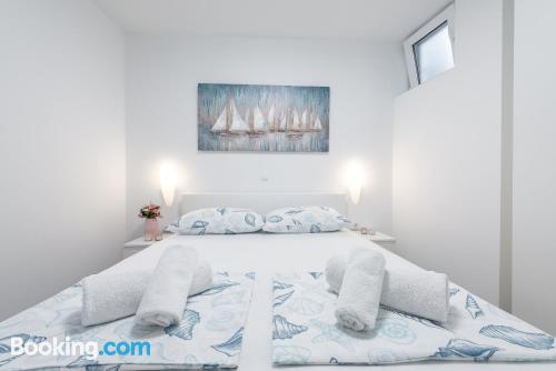 Apartamento con terraza en buena zona de Dubrovnik.