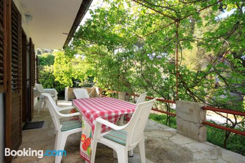 Ferienwohnung mit Balkon. In Vrboska