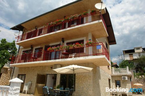 Ferienwohnung mit Terrasse. In Novi Vinodolski