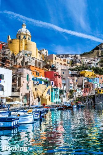 App met terras. Welkom bij Procida!.