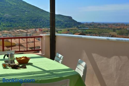 Appartement idéale pour des familles près de toutes les attractions. Terrasse!